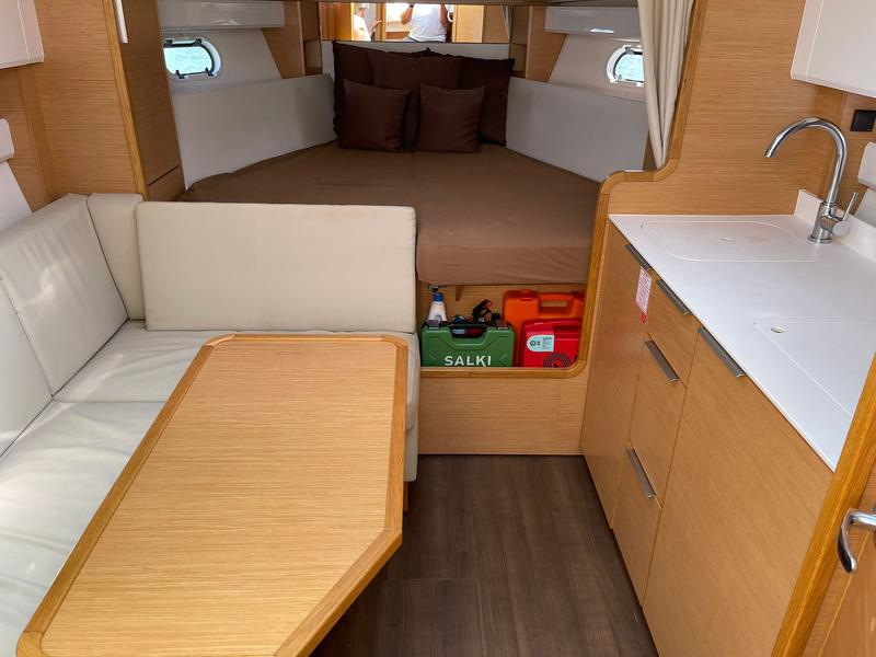 Book yachts online - motorboat - Bavaria Sport 330 Open - Sunrise I - rent