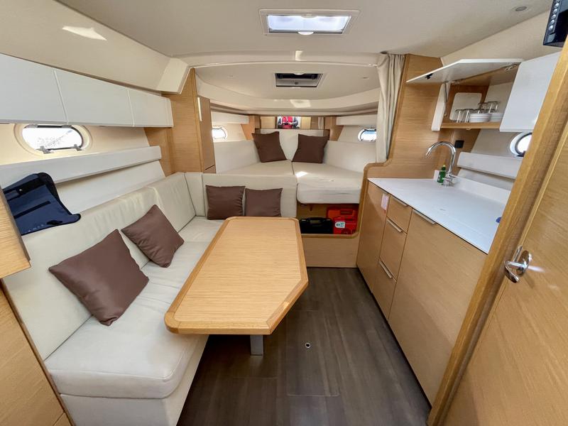 Book yachts online - motorboat - Bavaria Sport 330 Open - Sunrise I - rent