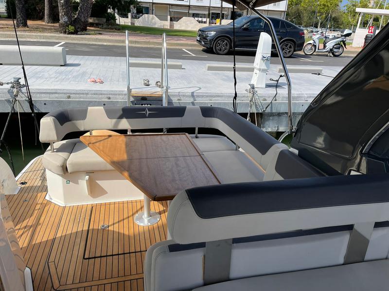 Book yachts online - motorboat - Bavaria Sport 330 Open - Sunrise I - rent