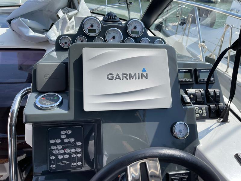 Book yachts online - motorboat - Bavaria Sport 330 Open - Sunrise I - rent