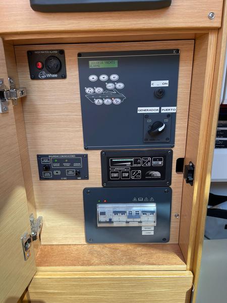 Book yachts online - motorboat - Bavaria Sport 330 Open - Sunrise I - rent