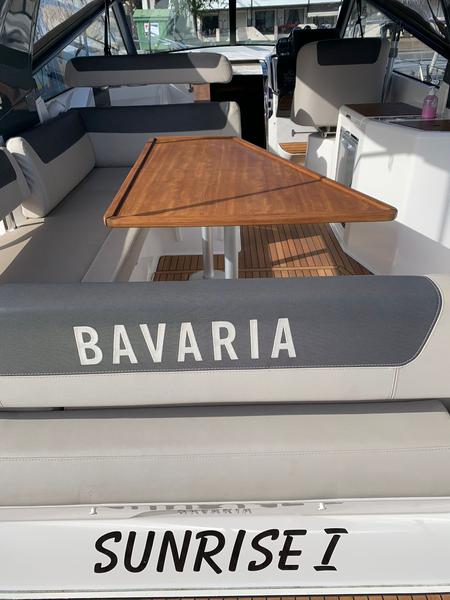 Book yachts online - motorboat - Bavaria Sport 330 Open - Sunrise I - rent