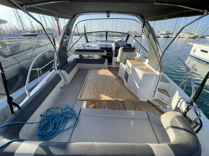 Book yachts online - motorboat - Bavaria Sport 330 Open - Sunrise I - rent