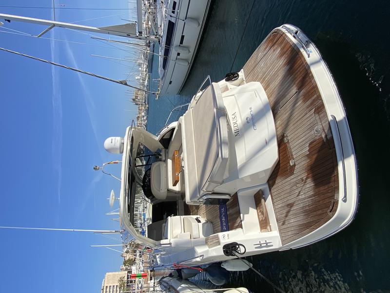 Book yachts online - motorboat - Cranchi M44 HT - Medusa - rent