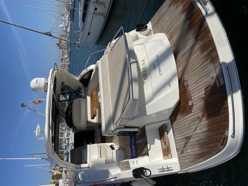 Book yachts online - motorboat - Cranchi M44 HT - Medusa - rent