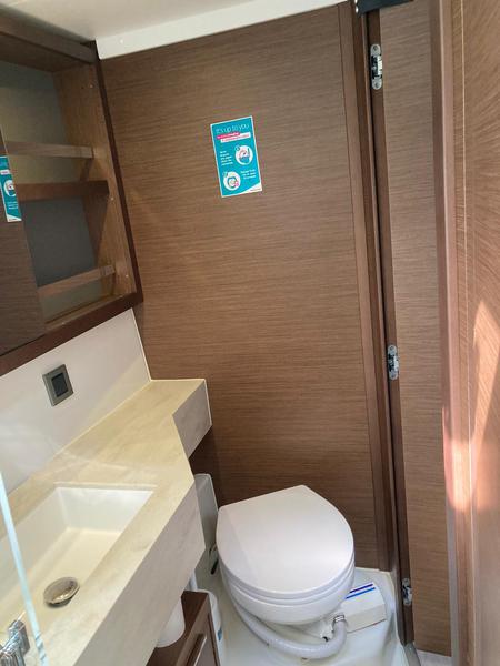 Book yachts online - catamaran - Lagoon 46 - Latria - rent