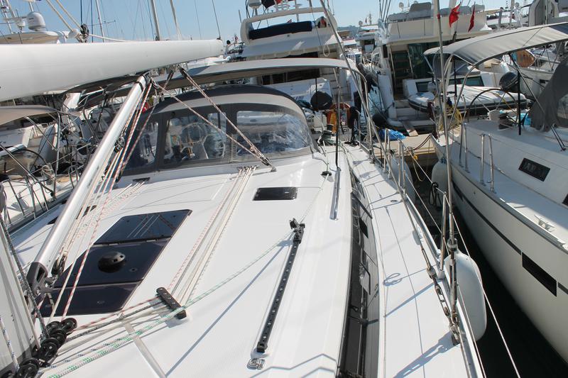 Book yachts online - sailboat - Bavaria Cruiser 46 - Coco - rent