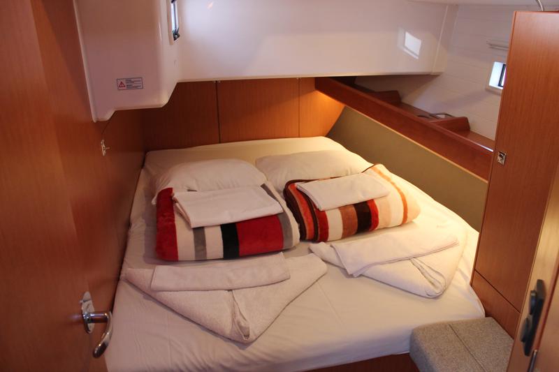 Book yachts online - sailboat - Bavaria Cruiser 46 - Coco - rent