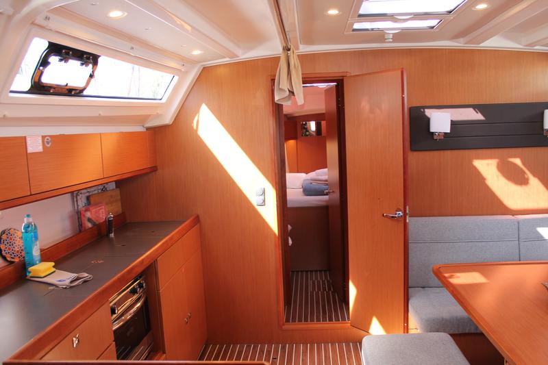 Book yachts online - sailboat - Bavaria Cruiser 46 - Coco - rent