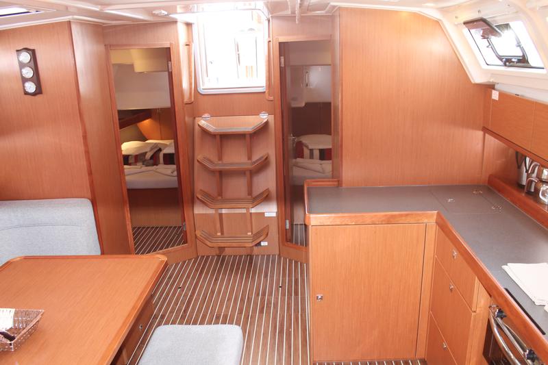 Book yachts online - sailboat - Bavaria Cruiser 46 - Coco - rent