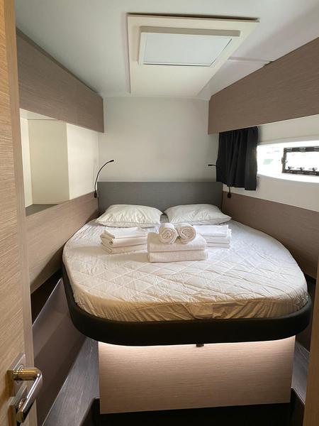 Book yachts online - catamaran - Astréa 42 - Ooga Chaka - rent