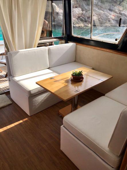 Book yachts online - motorboat - Posillipo Martinica 42 TS - Dim - rent