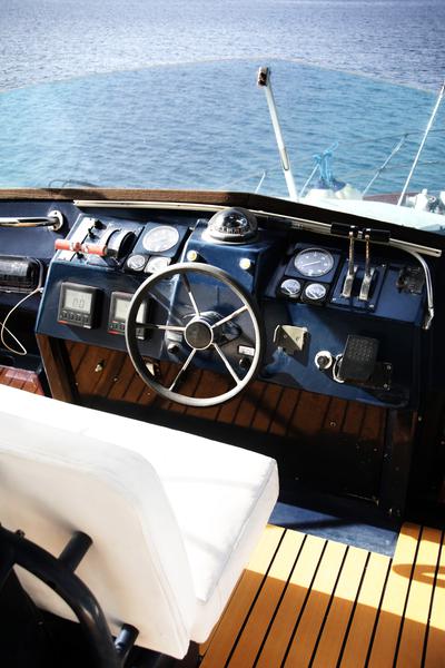 Book yachts online - motorboat - Posillipo Martinica 42 TS - Dim - rent