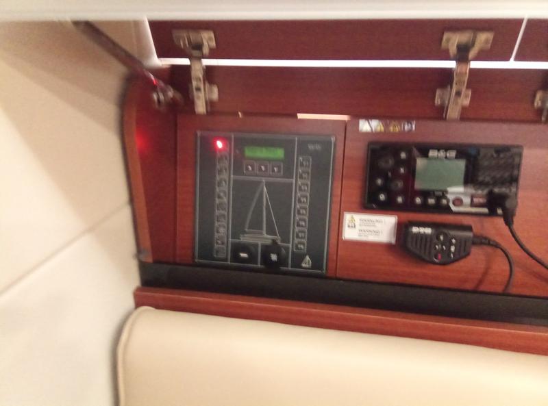 Book yachts online - sailboat - Dehler 38SQ - Break Free - rent