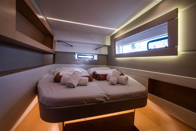 Book yachts online - catamaran - Nautitech 46 Fly - Cabrio - rent