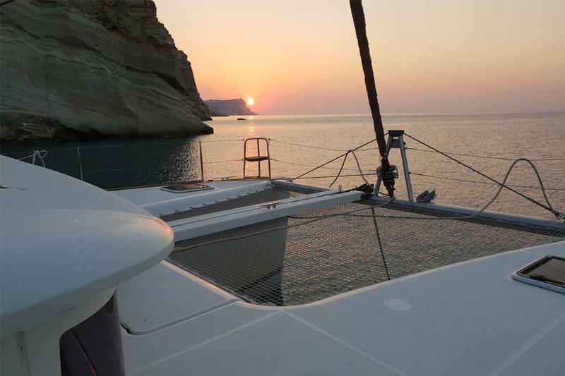 Book yachts online - catamaran - Lagoon 400 S2 - Footprints - rent