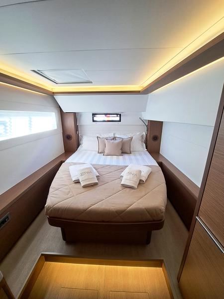 Book yachts online - catamaran - Lagoon 46 - OMNIA  - rent