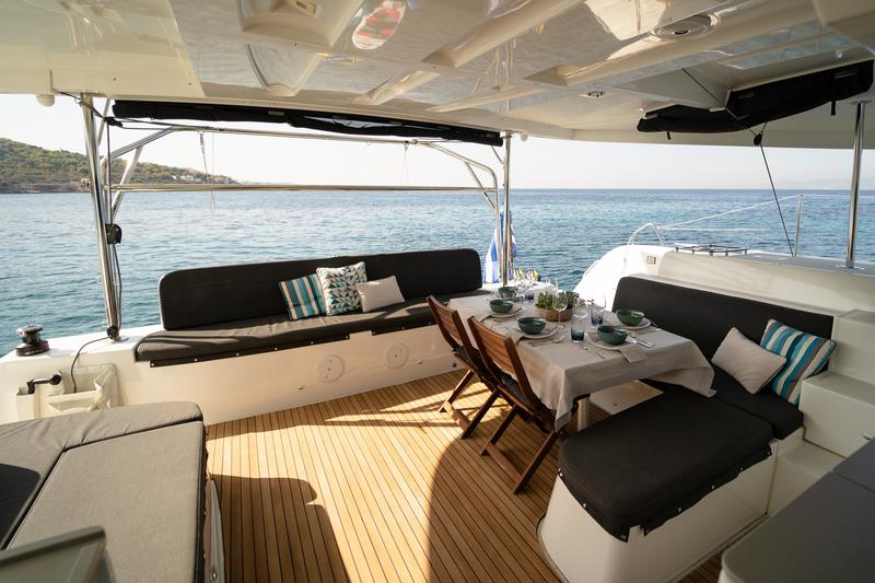 Book yachts online - catamaran - Lagoon 46 - OMNIA  - rent