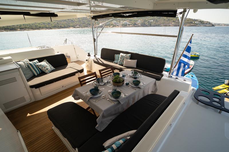 Book yachts online - catamaran - Lagoon 46 - OMNIA  - rent