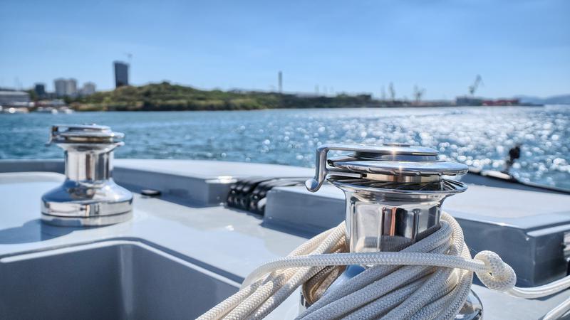 Book yachts online - catamaran - Luna 49 - Katamaran Red - rent