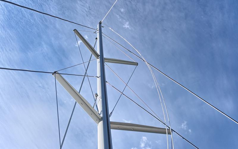 Book yachts online - catamaran - Luna 49 - Katamaran Red - rent