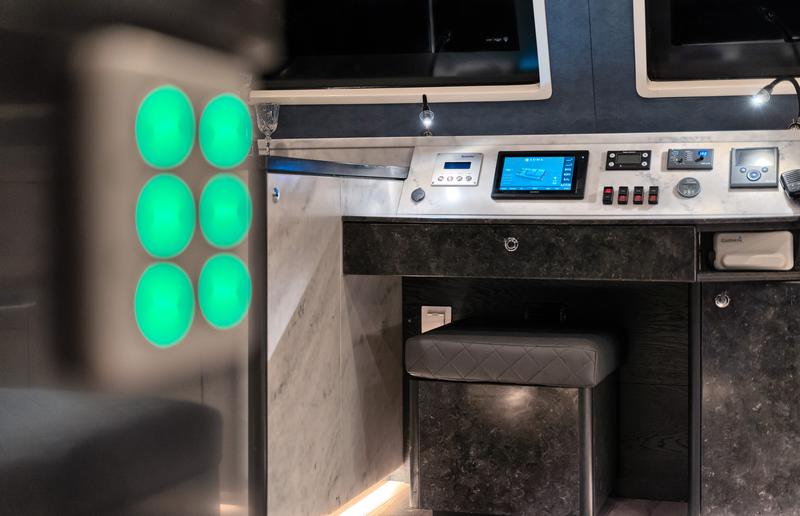 Book yachts online - catamaran - Luna 49 - Katamaran Red - rent