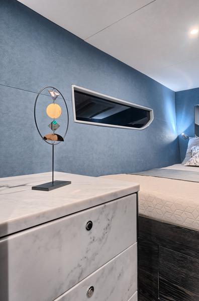 Book yachts online - catamaran - Luna 49 - Katamaran Red - rent