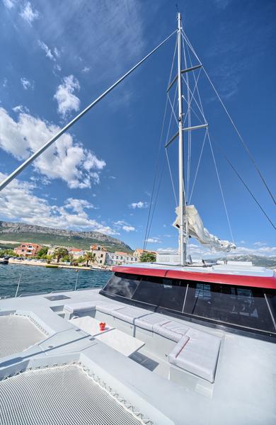 Book yachts online - catamaran - Luna 49 - Katamaran Red - rent