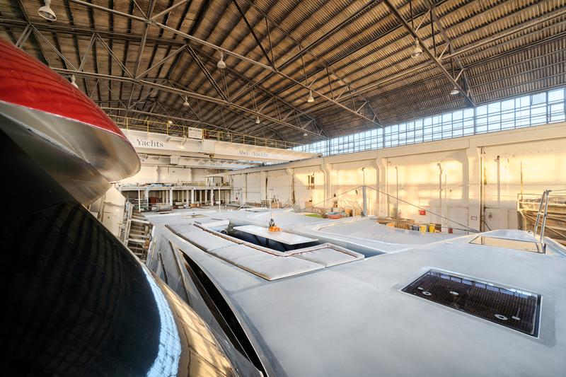 Book yachts online - catamaran - Luna 49 - Katamaran Red - rent