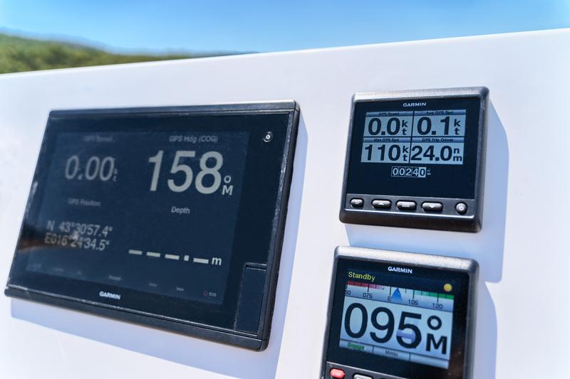 Book yachts online - catamaran - Luna 49 - Gold - rent