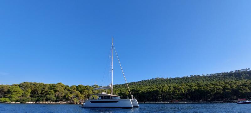 Book yachts online - catamaran - Luna 49 - Gold - rent