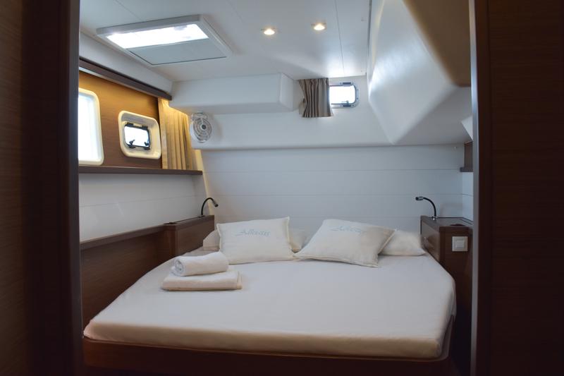 Book yachts online - catamaran - Lagoon 450 Fly (Genarator,A/C,Water Maker,Inverter) - ALKISTIS - rent