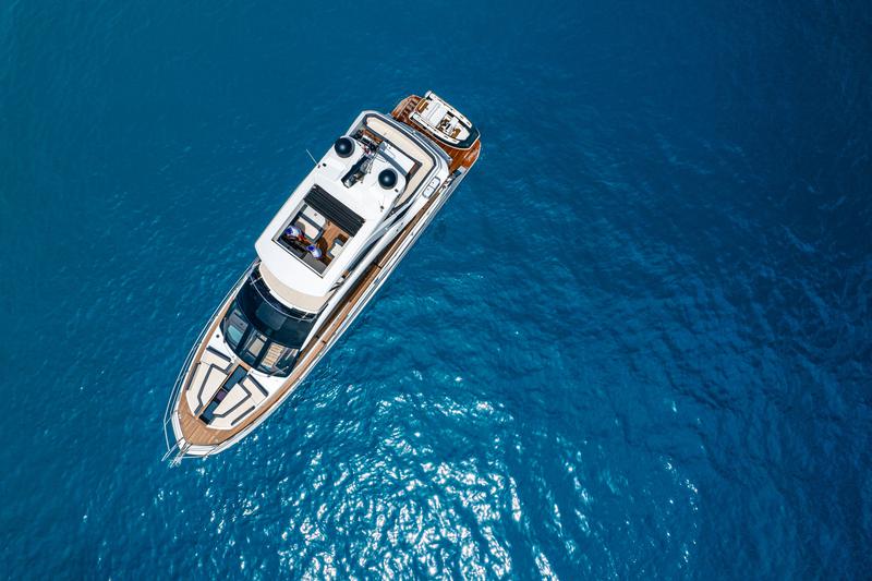 Book yachts online - motorboat - Galeon 640 Fly - FGstar - rent