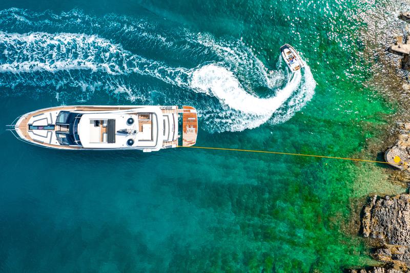 Book yachts online - motorboat - Galeon 640 Fly - FGstar - rent