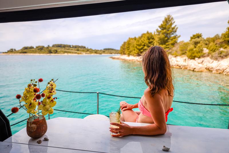 Book yachts online - motorboat - Galeon 640 Fly - FGstar - rent