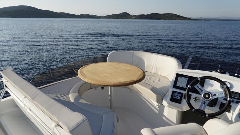 Book yachts online - motorboat - Beneteau Antares 36 - SOLAVIS - rent