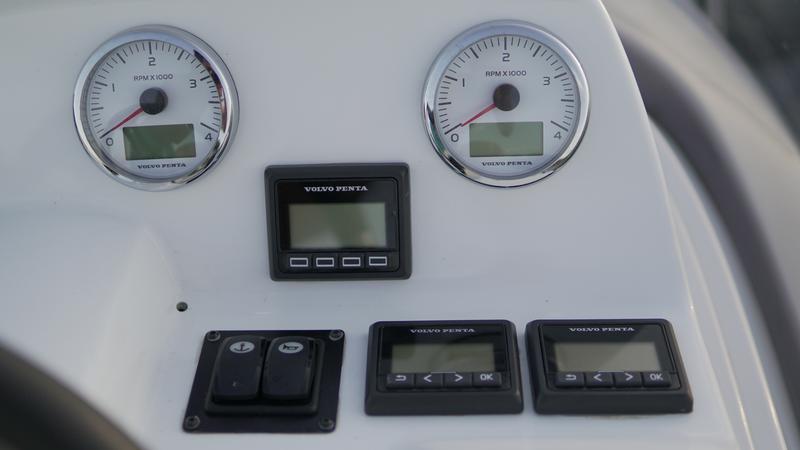 Book yachts online - motorboat - Beneteau Antares 36 - SOLAVIS - rent