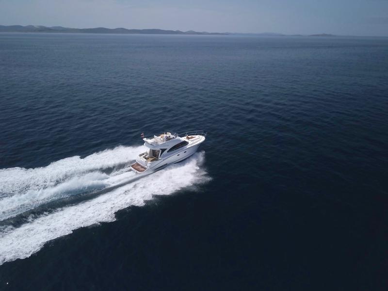 Book yachts online - motorboat - Beneteau Antares 36 - SOLAVIS - rent