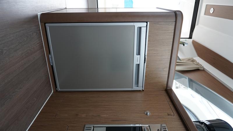 Book yachts online - motorboat - Beneteau Antares 36 - SOLAVIS - rent