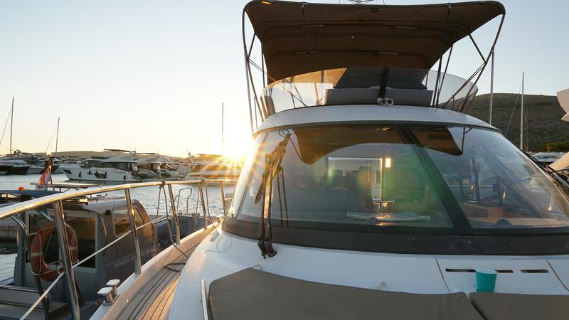 Book yachts online - motorboat - Sealine F450 - Shuron - rent