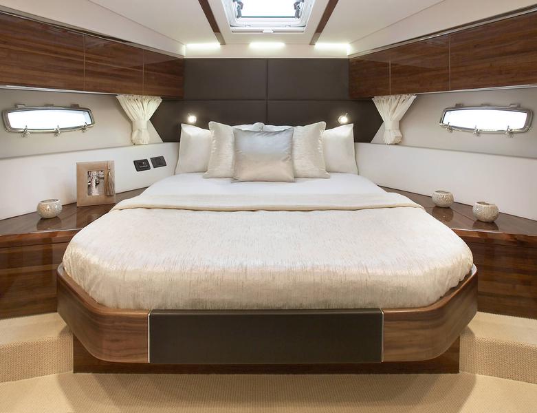 Book yachts online - motorboat - Sealine F450 - Shuron - rent