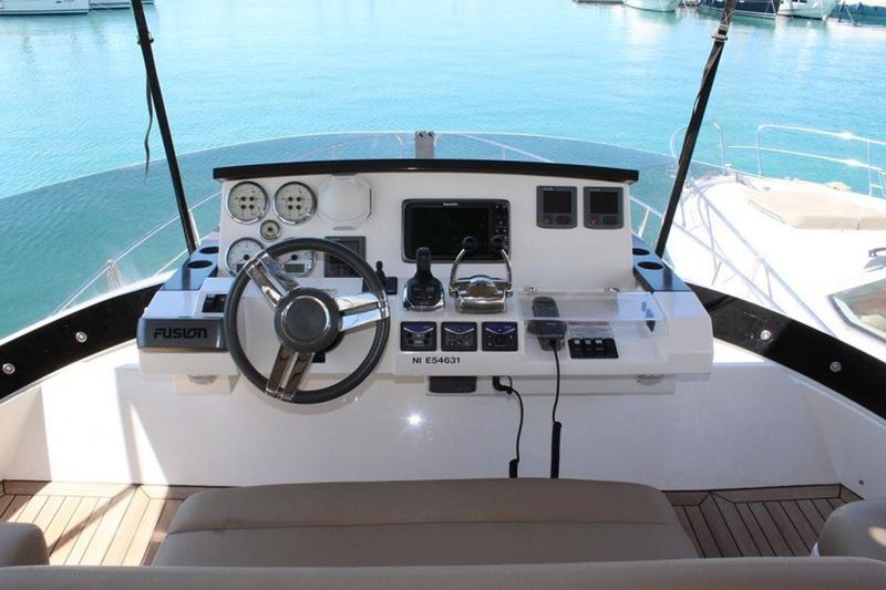 Book yachts online - motorboat - Sealine F450 - Shuron - rent