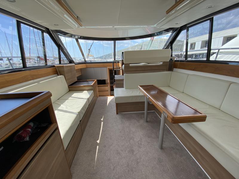 Book yachts online - motorboat - Sealine F450 - Shuron - rent
