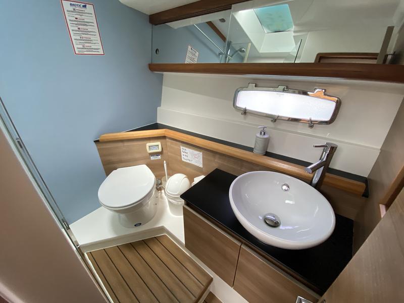 Book yachts online - motorboat - Sealine F450 - Shuron - rent