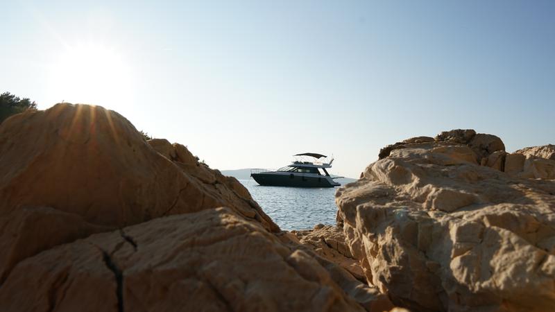 Book yachts online - motorboat - Sealine F450 - Shuron - rent