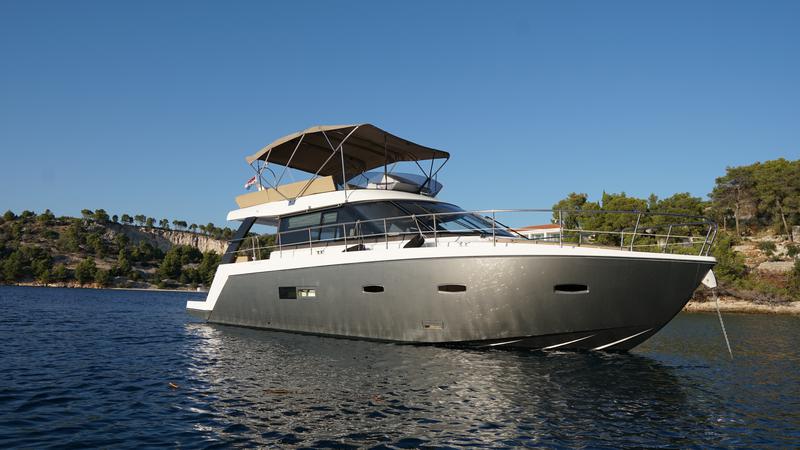 Book yachts online - motorboat - Sealine F450 - Shuron - rent