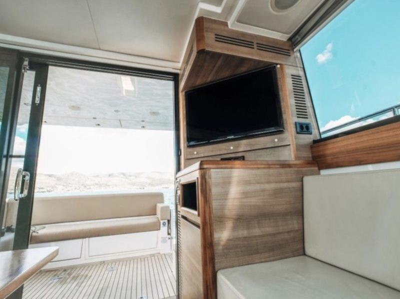 Book yachts online - motorboat - Sealine F450 - Shuron - rent