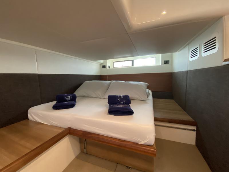 Book yachts online - motorboat - Sealine F450 - Shuron - rent