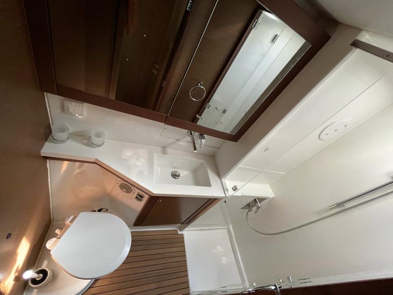 Book yachts online - catamaran - Lagoon 450 Fly - Genia - rent