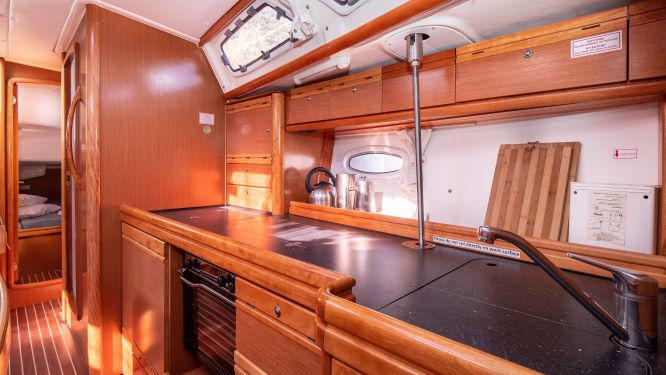 Book yachts online - sailboat - Bavaria Cruiser 40 - BUNNY GIRL - rent